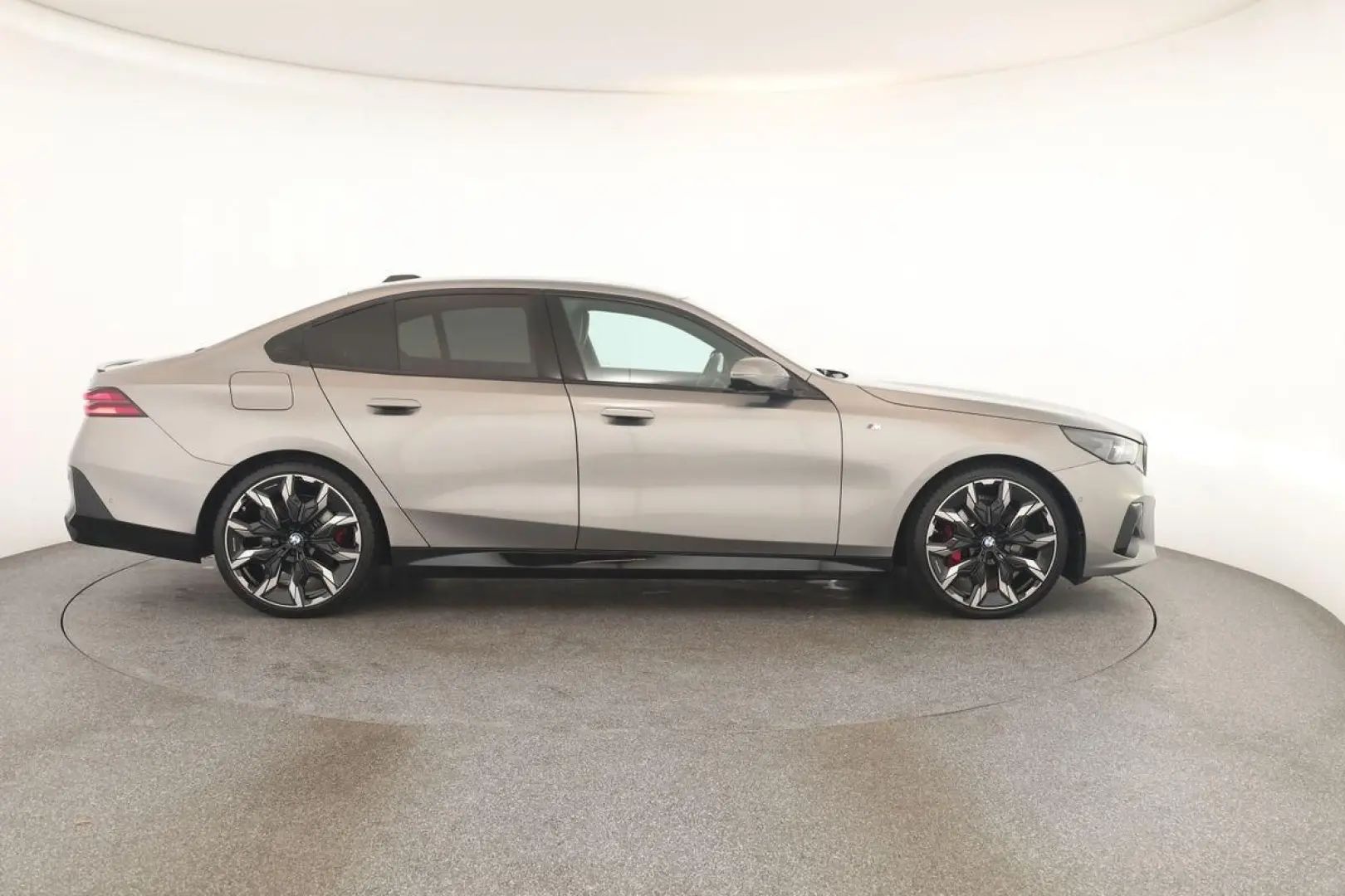 520d xDrive M Sport Pro Pano HUD HK ACC 360 21