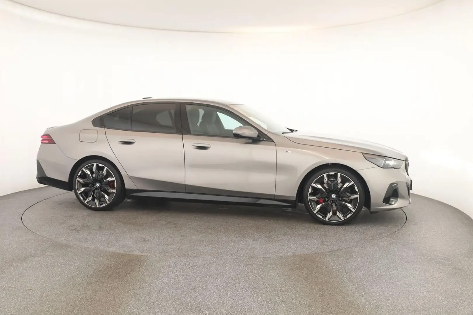 520d xDrive M Sport Pro Pano HUD HK ACC 360 21