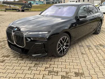 740 d xDrive MSport SkyDACH Standhzg