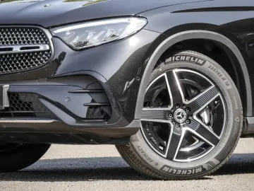 GLC 220d 4M AMG|LED|NAVI|PANO|AHK|KEYL|MEMORY