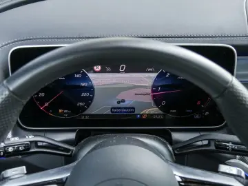 GLC 220d 4M AMG|LED|NAVI|PANO|AHK|KEYL|MEMORY