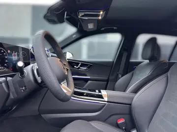GLC 220 d 4Matic AMG+AHK+PANO+EASY-PACK+DIST
