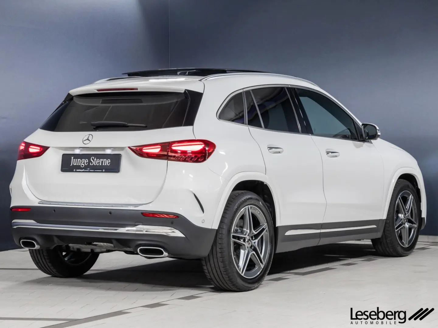 GLA 220 4MATIC AMG LED / Pano / AHK / DISTRONIC