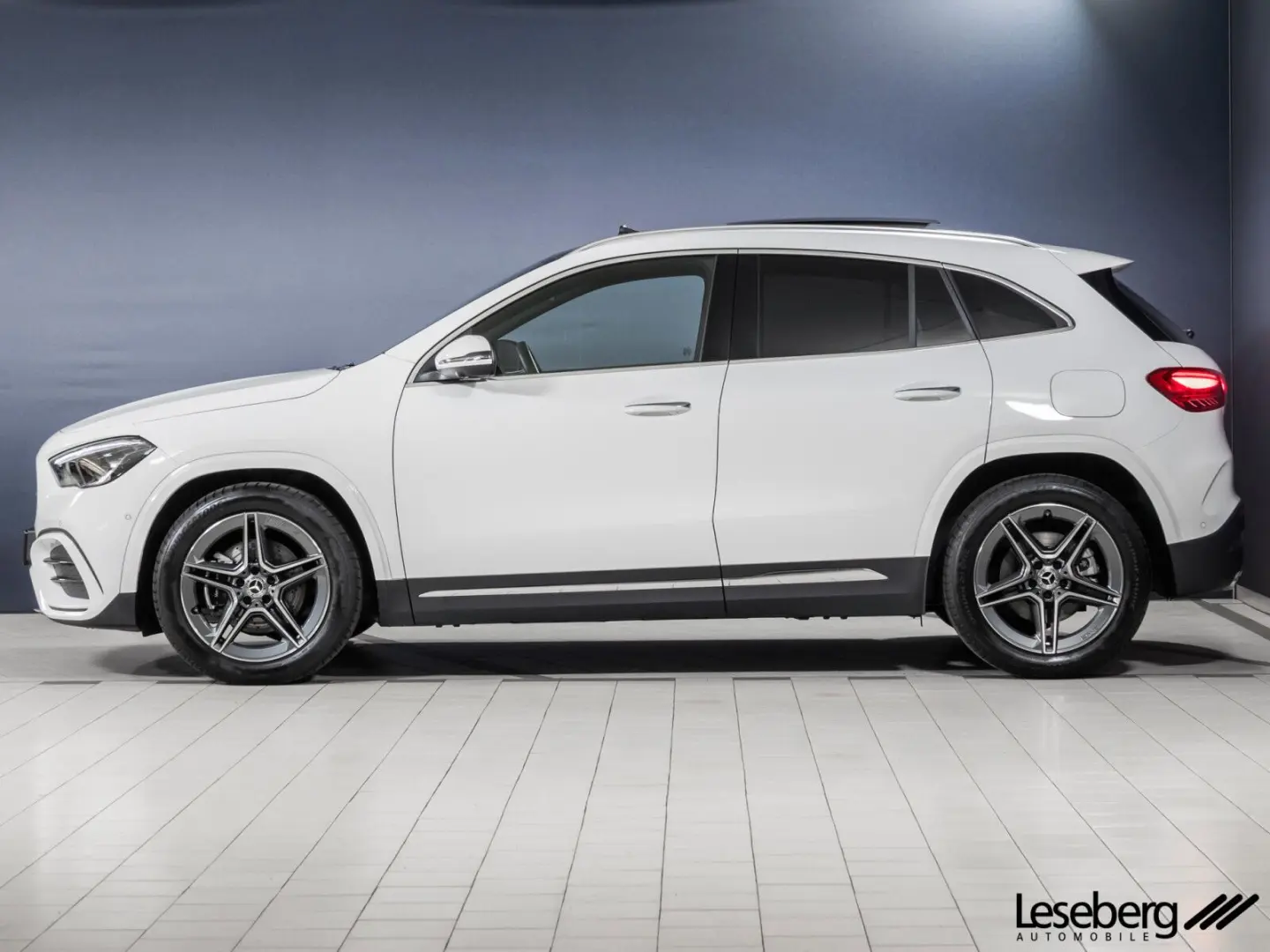 GLA 220 4MATIC AMG LED / Pano / AHK / DISTRONIC