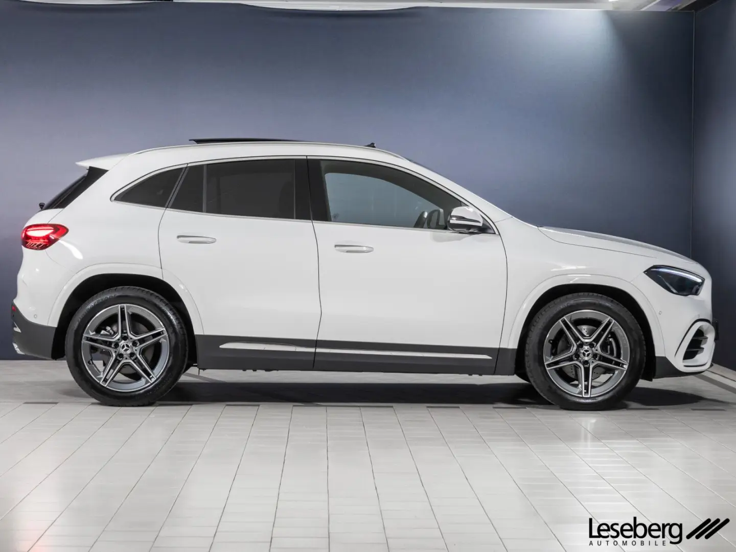 GLA 220 4MATIC AMG LED / Pano / AHK / DISTRONIC