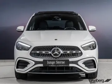 GLA 220 4MATIC AMG LED / Pano / AHK / DISTRONIC