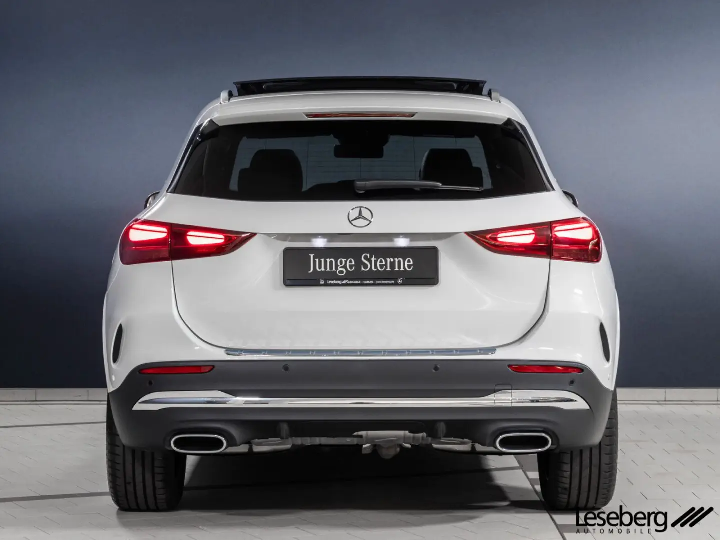 GLA 220 4MATIC AMG LED / Pano / AHK / DISTRONIC