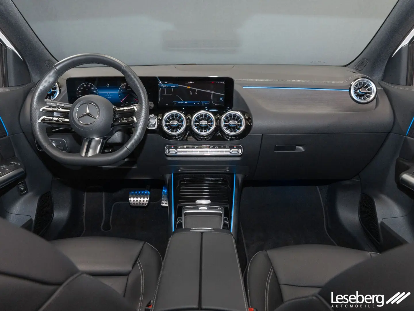GLA 220 4MATIC AMG LED / Pano / AHK / DISTRONIC