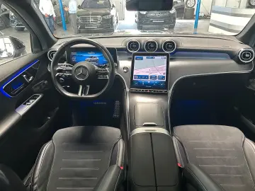GLC 300 e 4M AMG PREMIUM DISTRONIC-AHK-BURMESTER