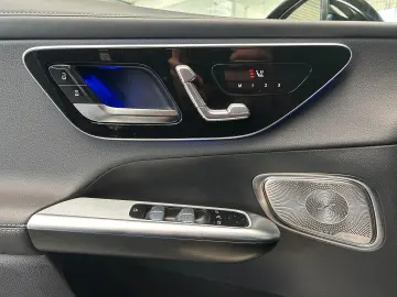 GLC 300 e 4M AMG PREMIUM DISTRONIC-AHK-BURMESTER