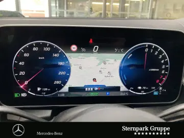 GLC 300 e 4M AMG Prem,AHK,DiGiLight,Distr,Memory