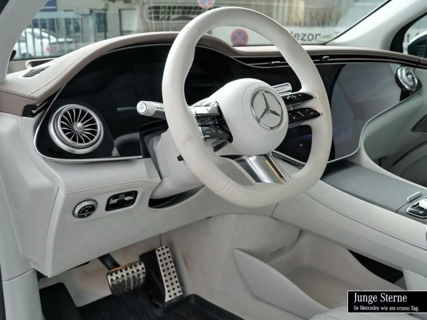 EQS 450+ SUV AMG+HYPERSCREEN+BURMESTER3D+AIR+FAH