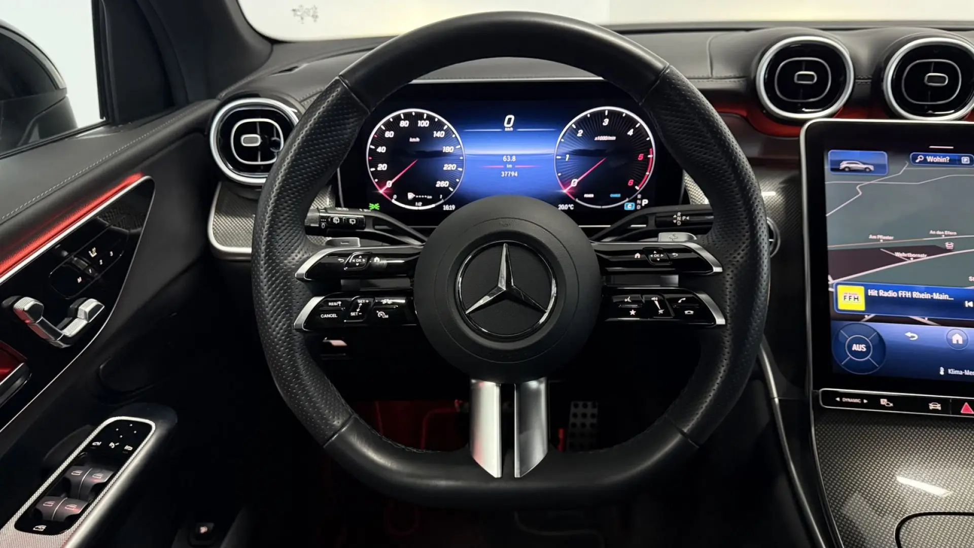 GLC 300 d 4M |AMG |DIST |NIGHT |AHK |LED |