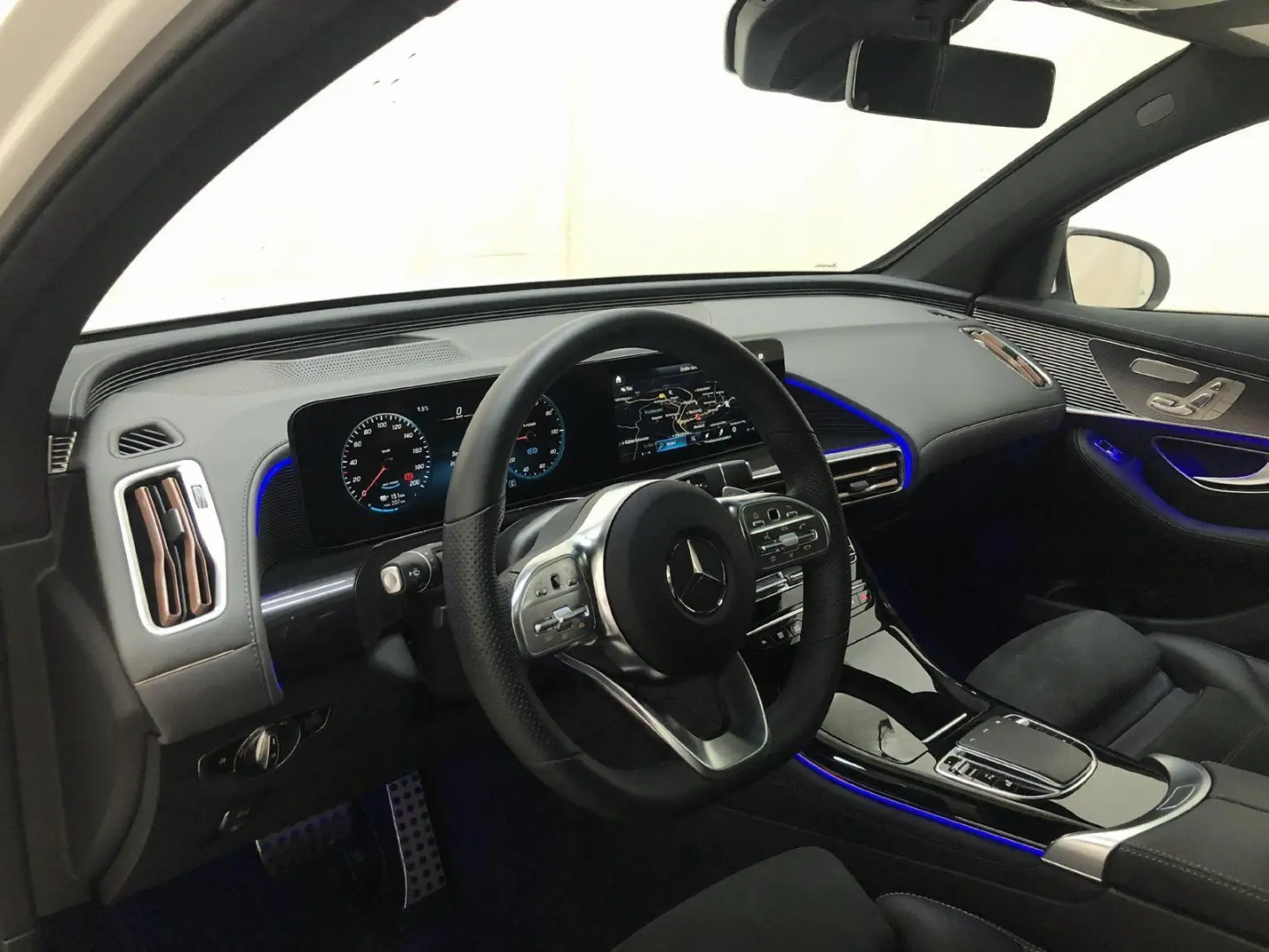 EQC 400 4M AMG Distr*AHK*Memory*360°*SHD*MULTIBE
