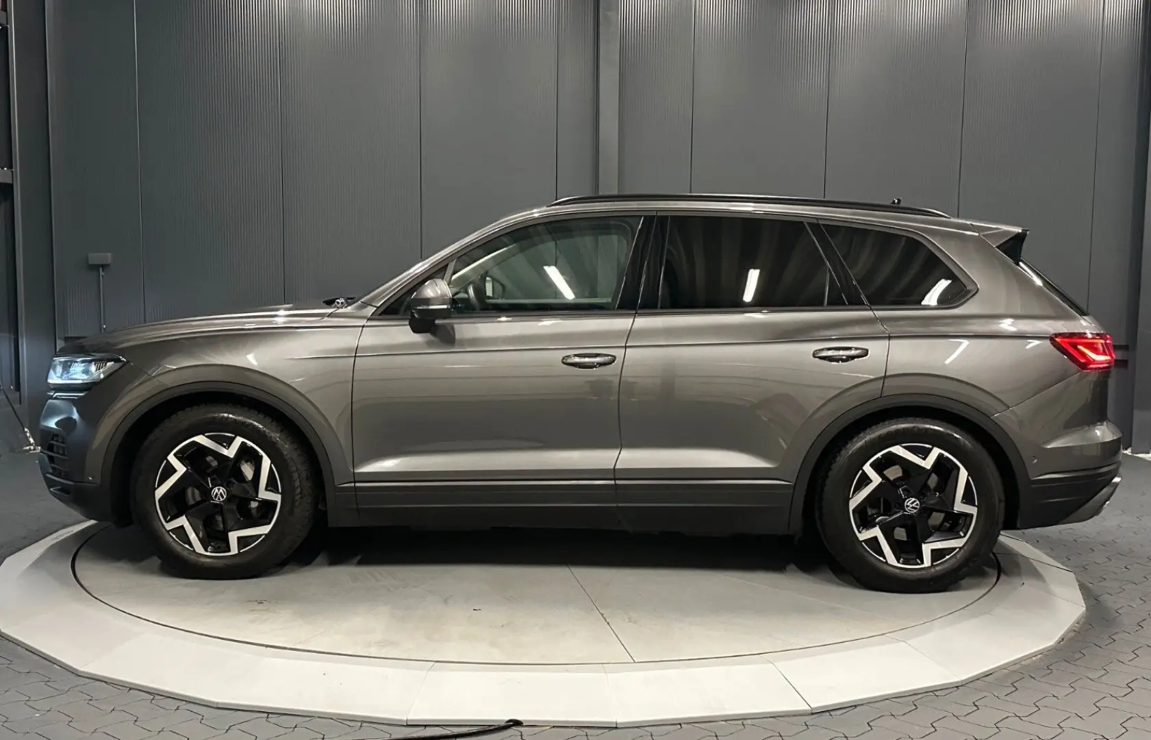Touareg V6 TDI 4Motion*19Zoll*LUFT*LEDER*AHK*ACC