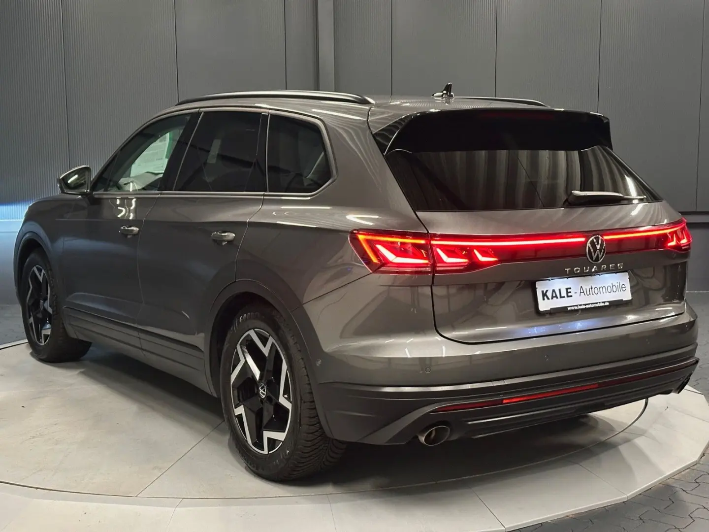 Touareg V6 TDI 4Motion*19Zoll*LUFT*LEDER*AHK*ACC