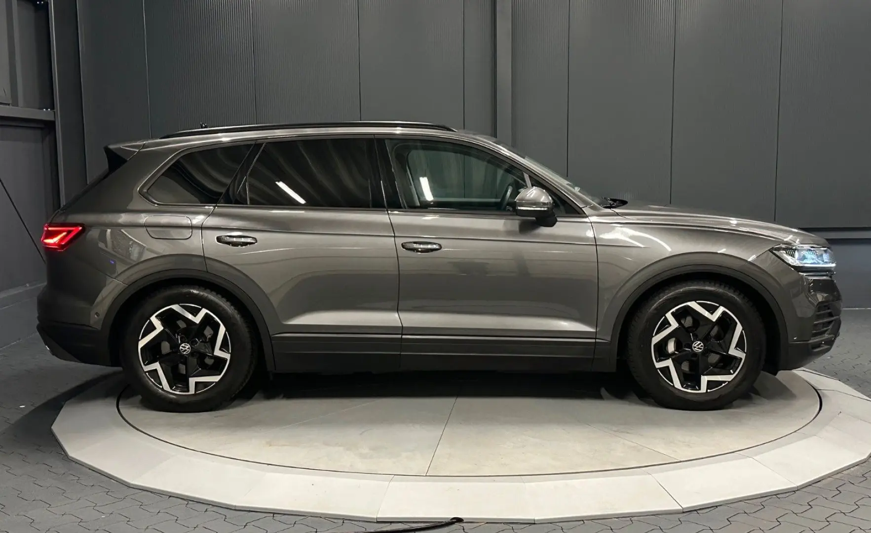 Touareg V6 TDI 4Motion*19Zoll*LUFT*LEDER*AHK*ACC