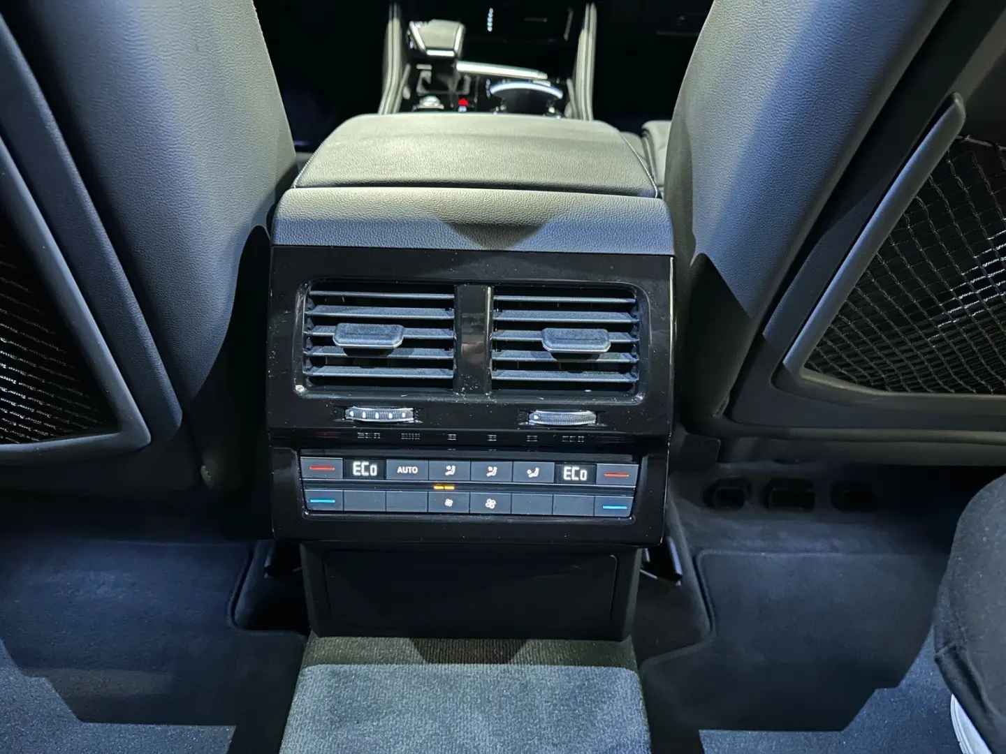 Touareg V6 TDI 4Motion*19Zoll*LUFT*LEDER*AHK*ACC