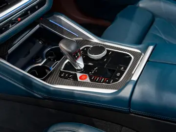 XM 4.4 V8*Plug-in Hybrid*B&W*SOFT*MASAGE*SHADOW*