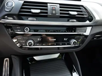 X4 xDrive 30i M-Sport PANO KAMERA AHK HUD LED