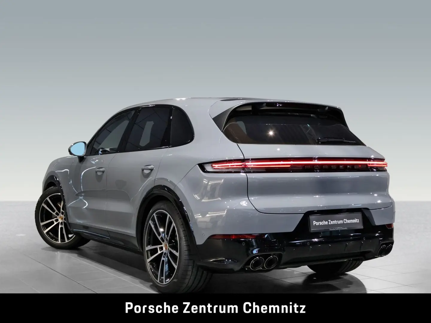 Cayenne GTS HA-Lenkung;Chrono;Head-Up;Pano