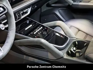 Cayenne GTS HA-Lenkung;Chrono;Head-Up;Pano