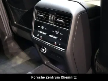 Cayenne GTS HA-Lenkung;Chrono;Head-Up;Pano