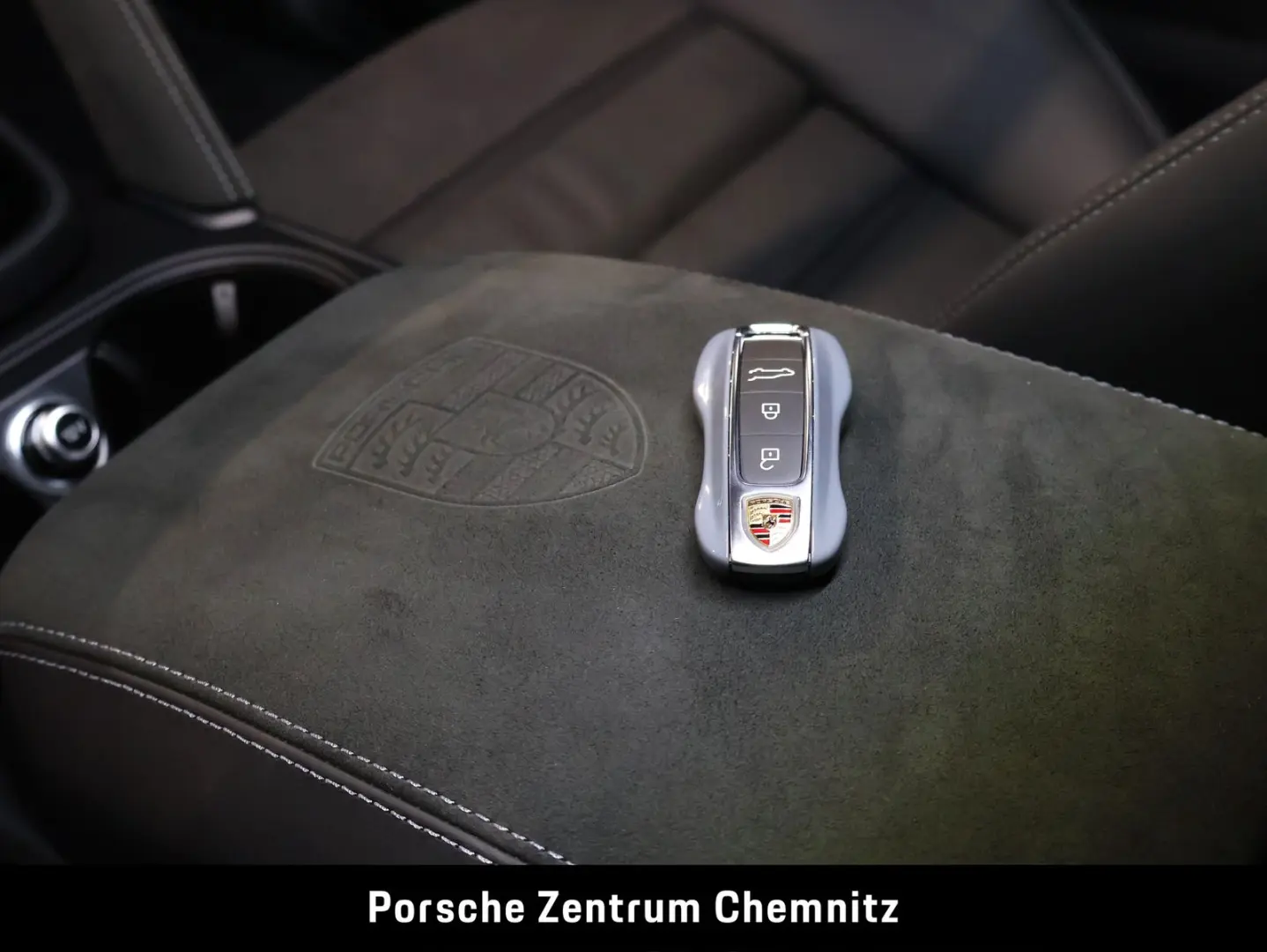 Cayenne GTS HA-Lenkung;Chrono;Head-Up;Pano