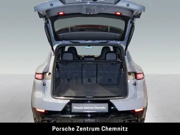 Cayenne GTS HA-Lenkung;Chrono;Head-Up;Pano
