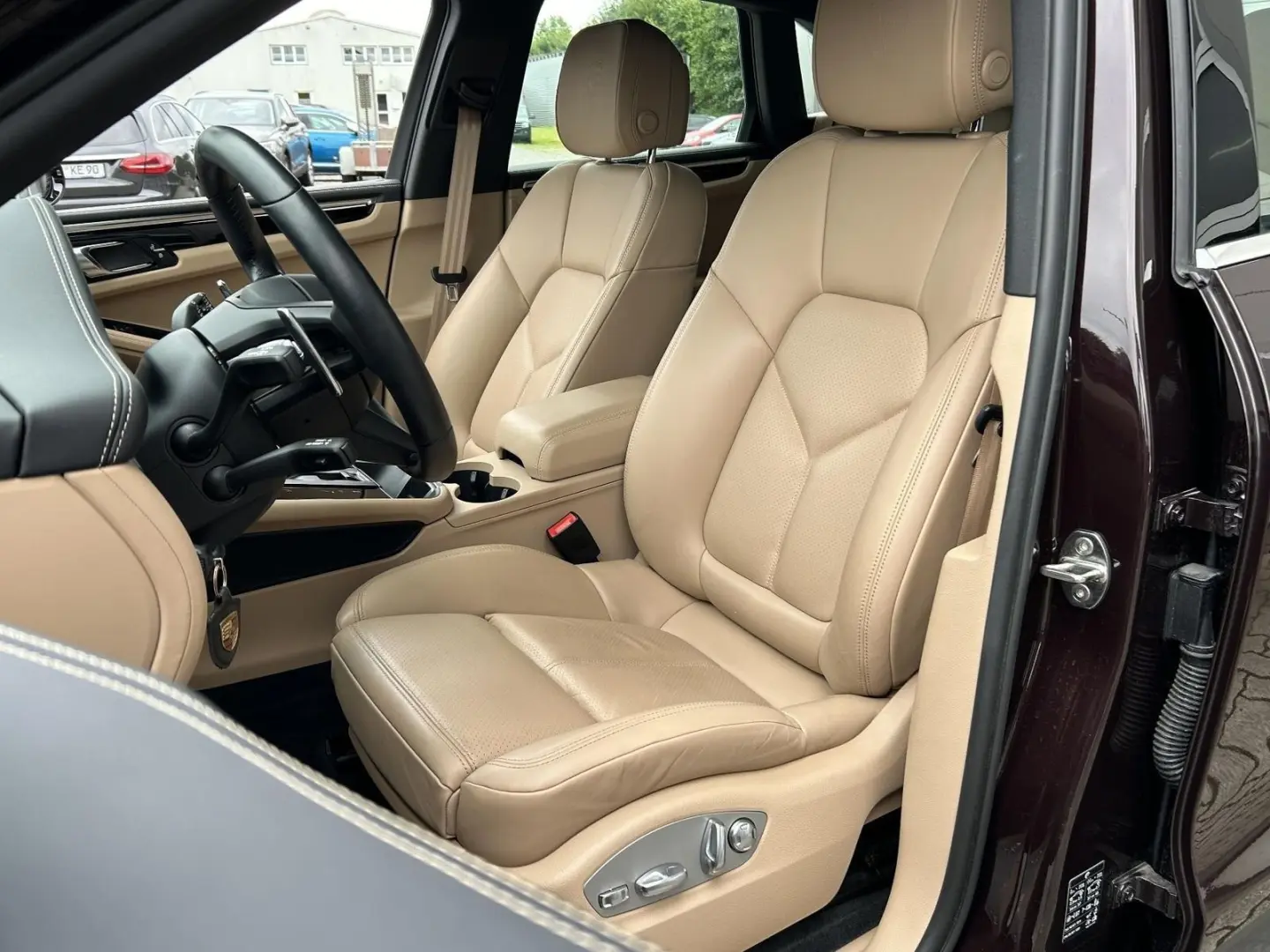Macan S-Luftfederung-Lederpaket-AHZ-ACC