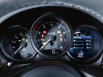 Macan GTS Sport Chrono BOSE 18 Wege