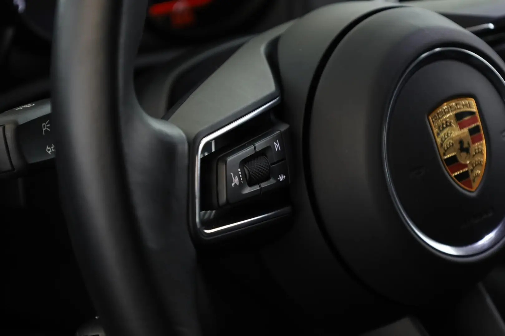 Macan Chrono Pano ACC Keyless Sportabgas 21