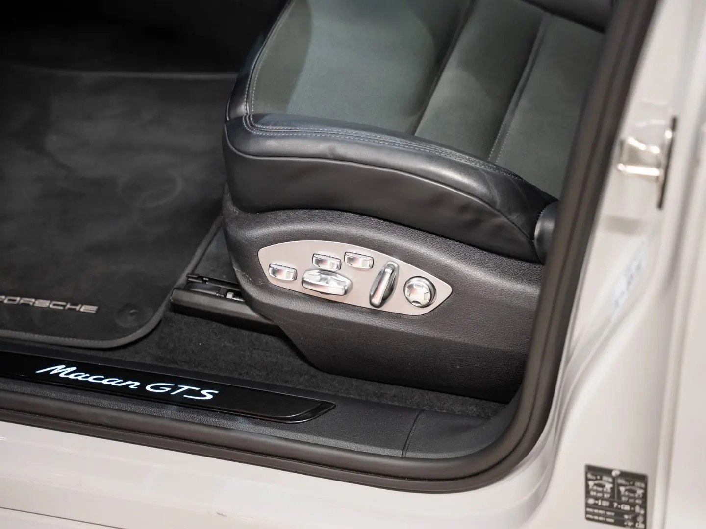 Macan GTS Standheizung Sport Chrono BOSE PDLS+