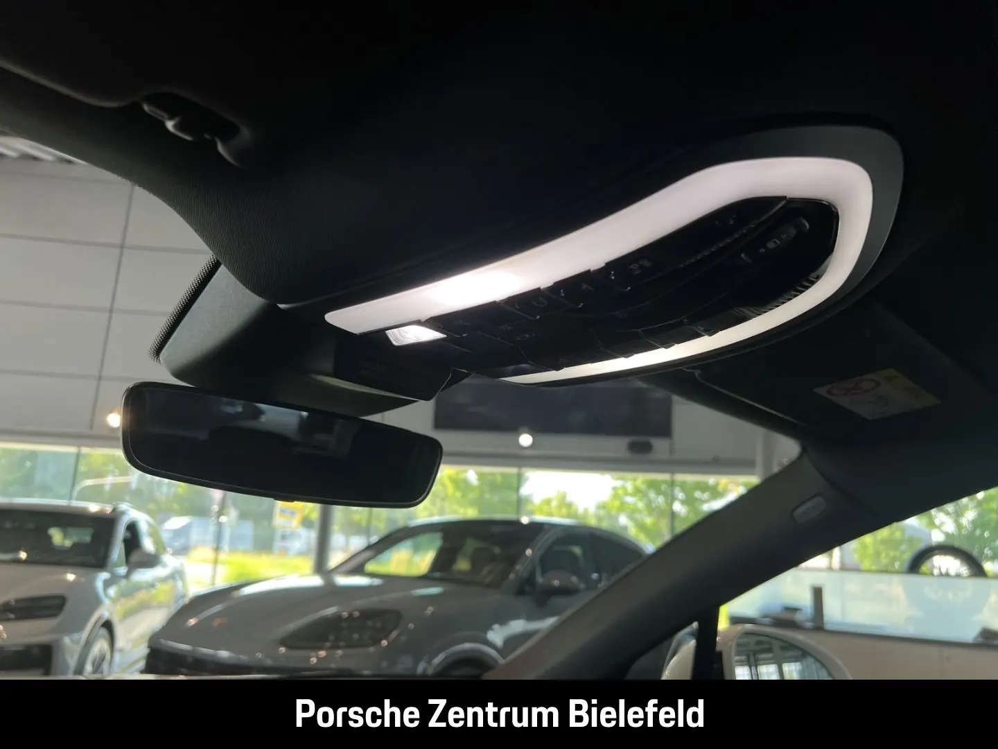 Macan 21-Zoll Rückfahrkamera Panoramadach