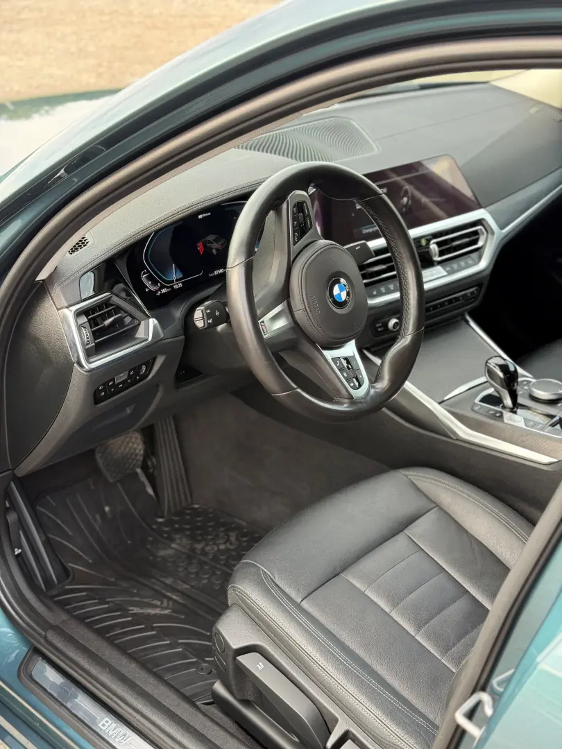 BMW 330