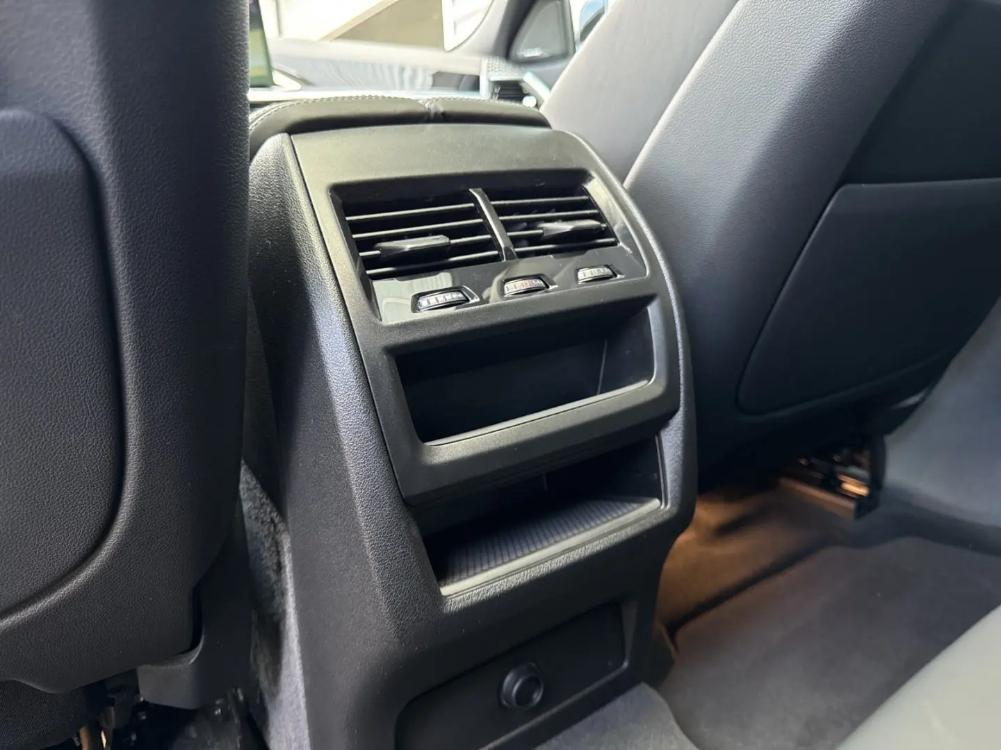 X6 xDrive40d M-Sport Pro, AHK, 22