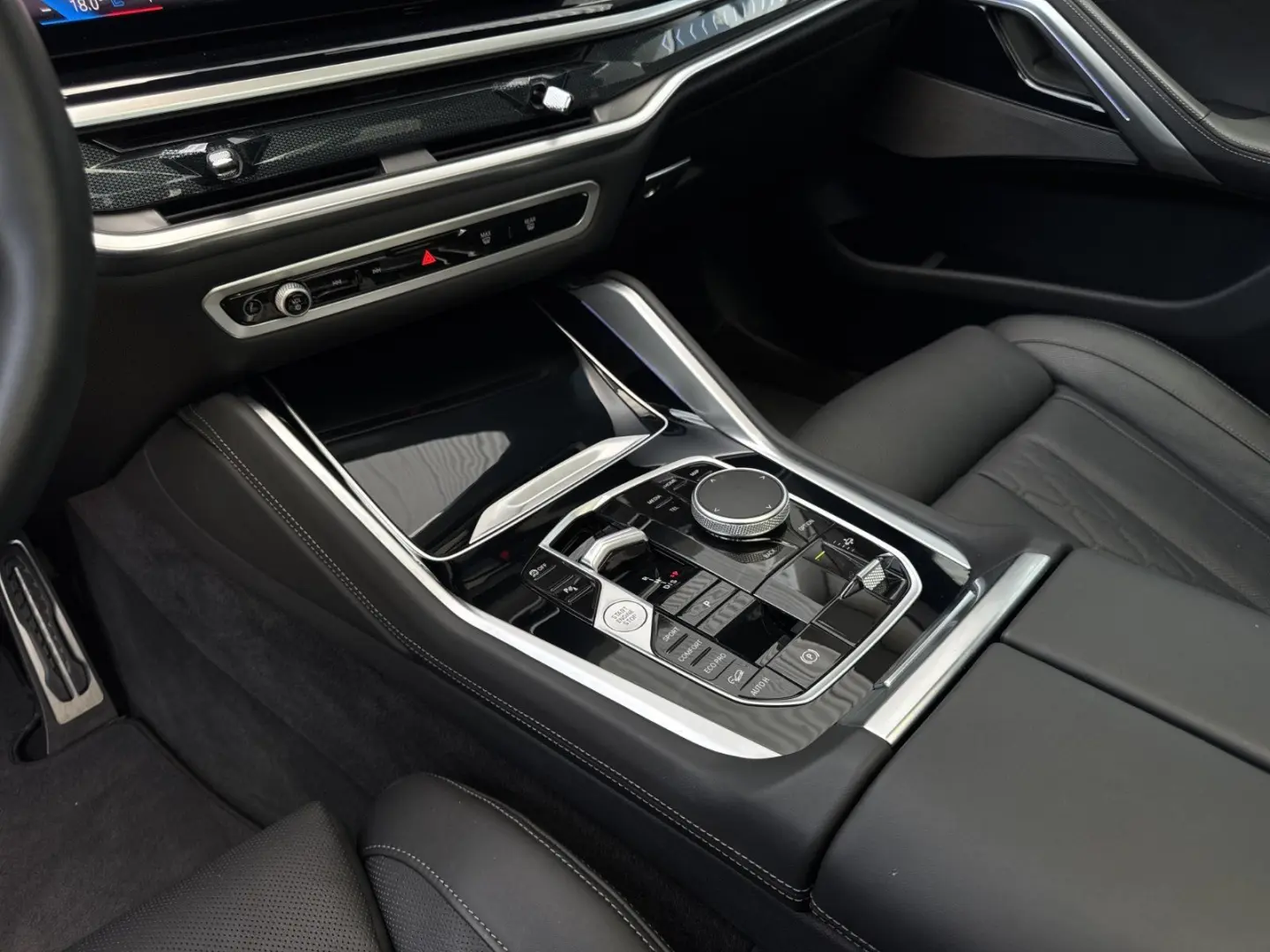 X6 xDrive40d M-Sport Pro, AHK, 22