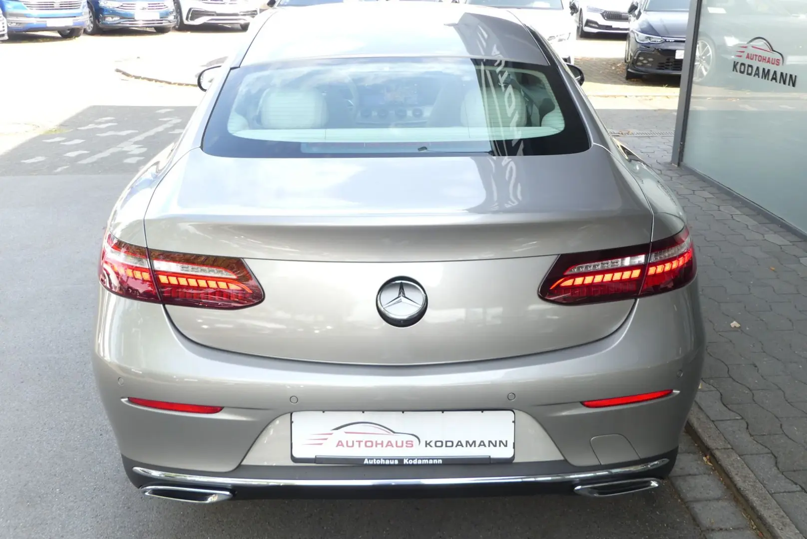 E 200 Coupe Avantgarde*Kamera*19