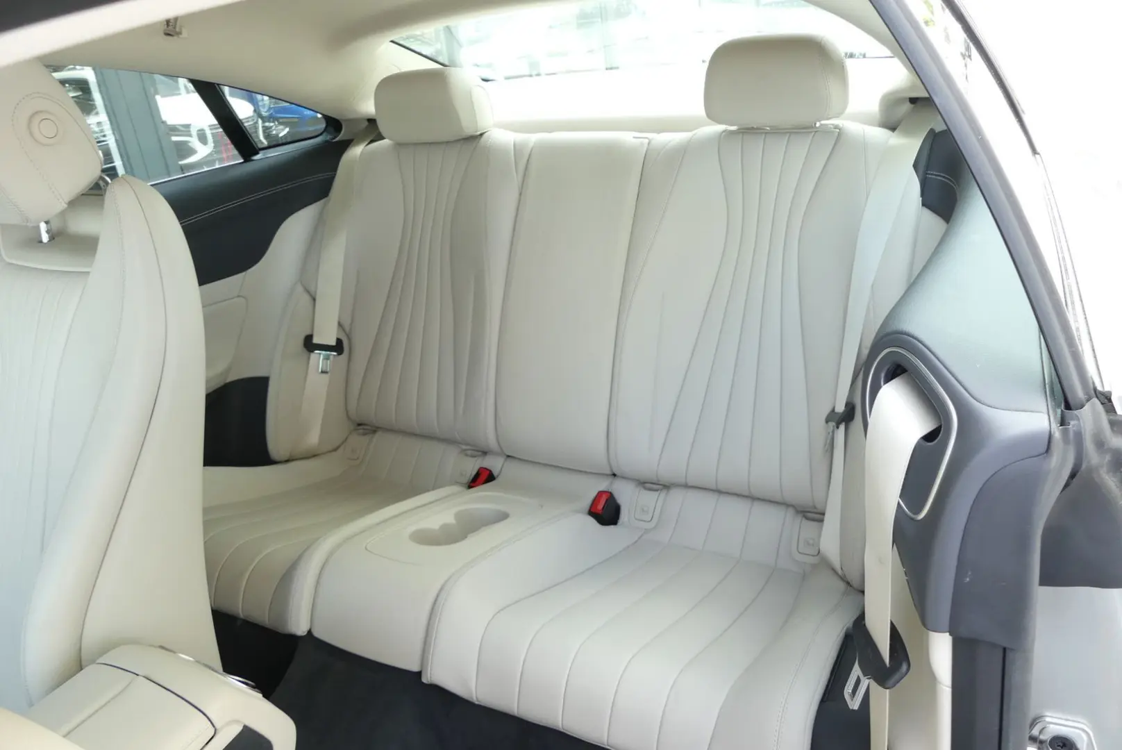 E 200 Coupe Avantgarde*Kamera*19