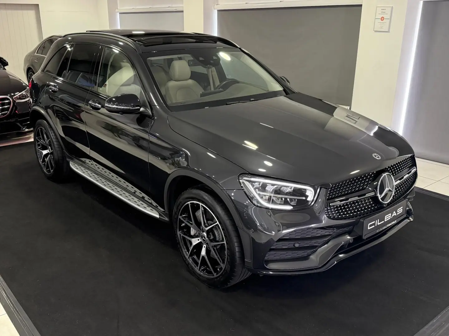 GLC 300 e 4M *PANO*360*BURM*MEMORY*SPUR*DAB*TOTW