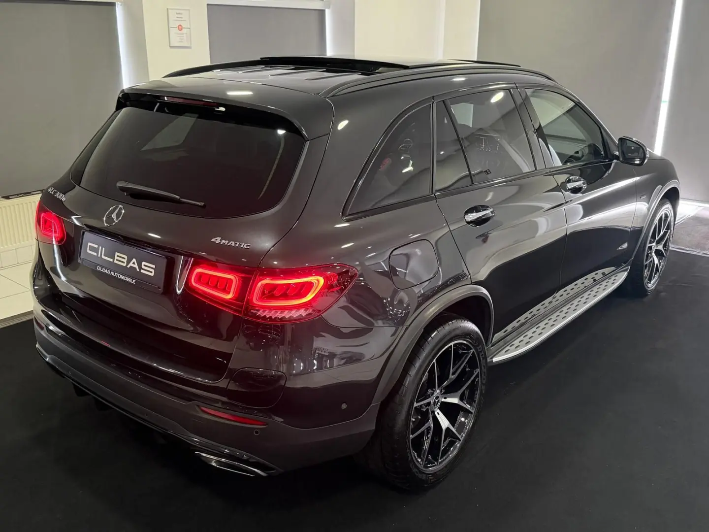 GLC 300 e 4M *PANO*360*BURM*MEMORY*SPUR*DAB*TOTW