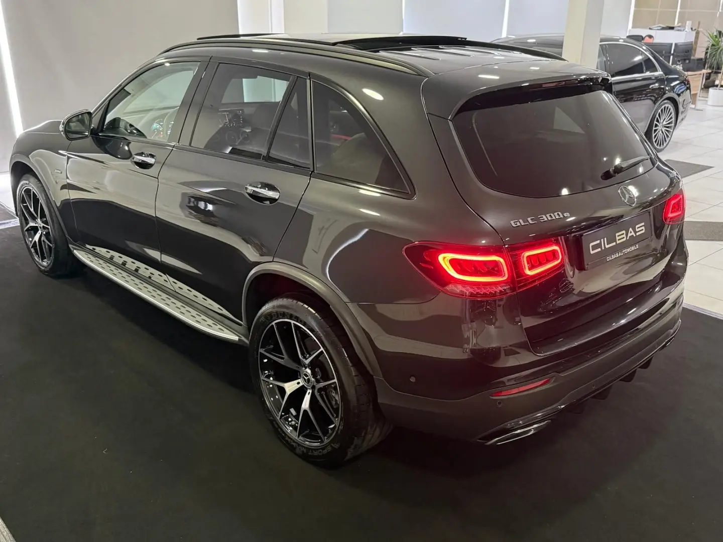 GLC 300 e 4M *PANO*360*BURM*MEMORY*SPUR*DAB*TOTW