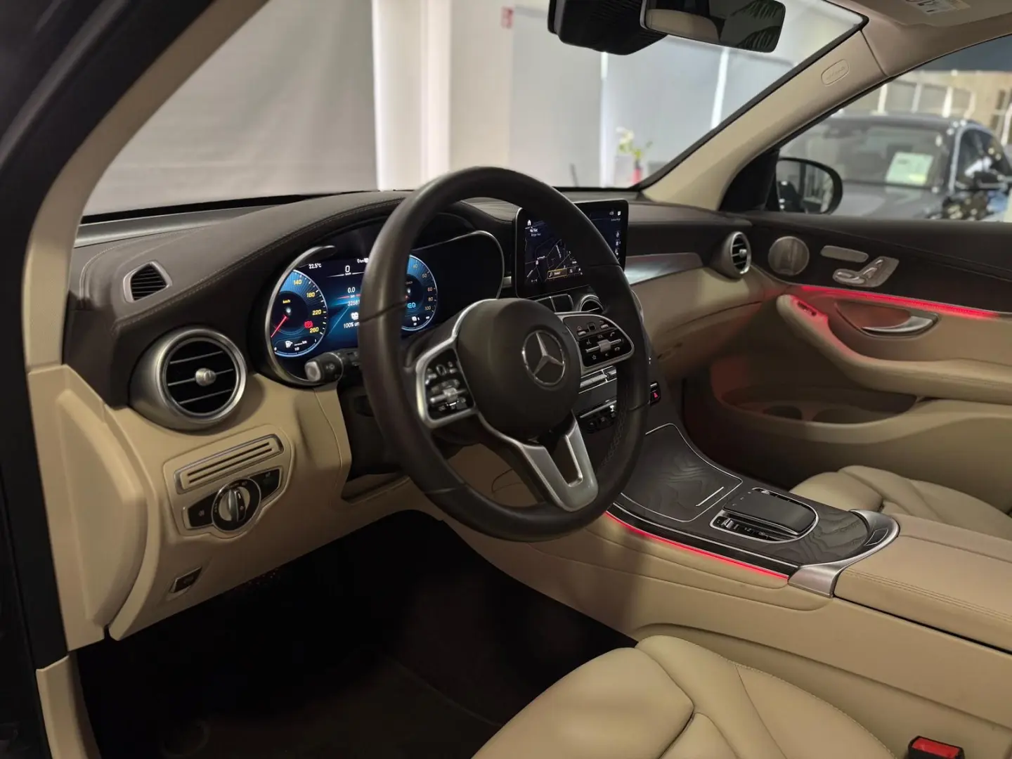 GLC 300 e 4M *PANO*360*BURM*MEMORY*SPUR*DAB*TOTW
