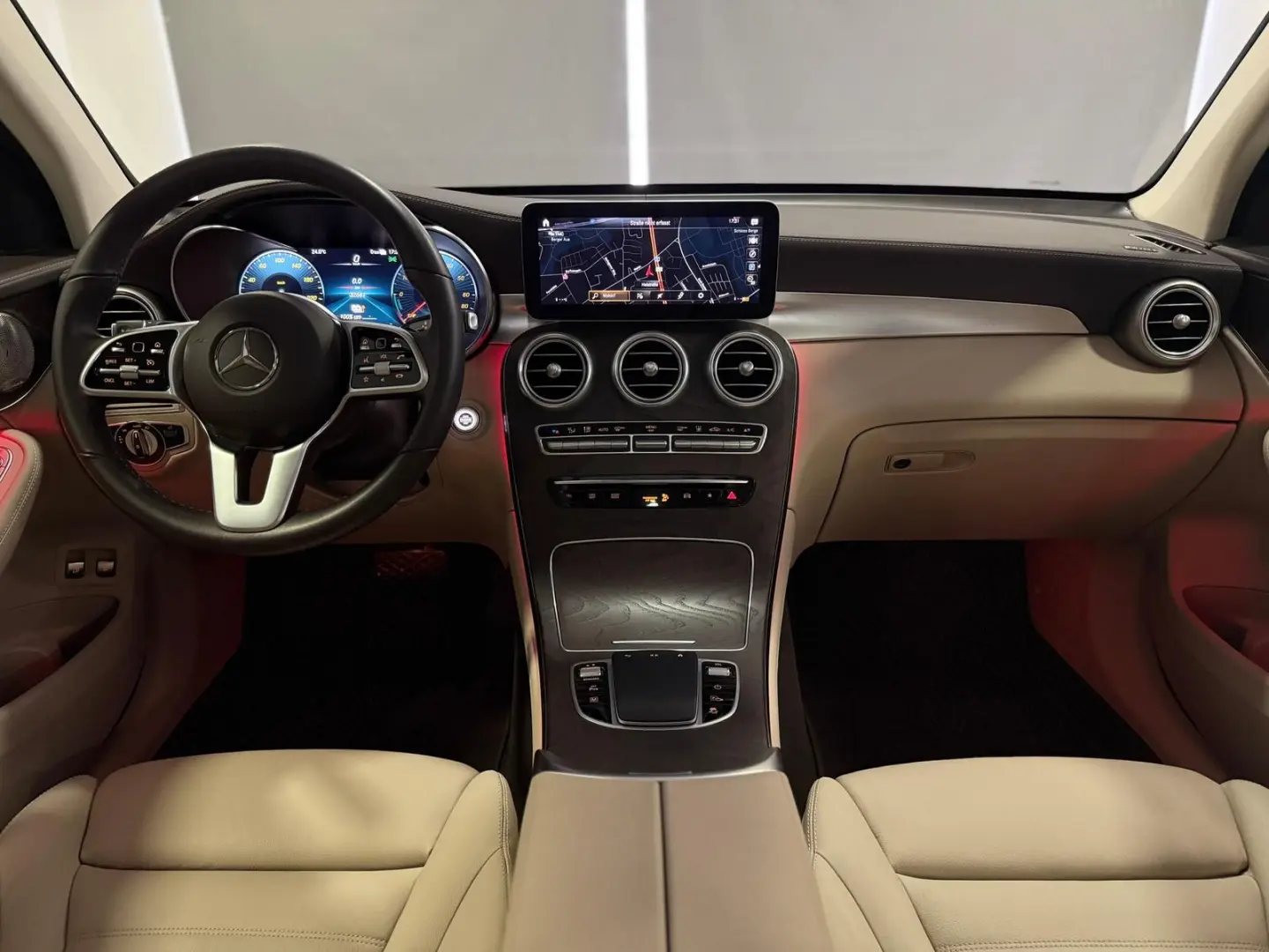 GLC 300 e 4M *PANO*360*BURM*MEMORY*SPUR*DAB*TOTW