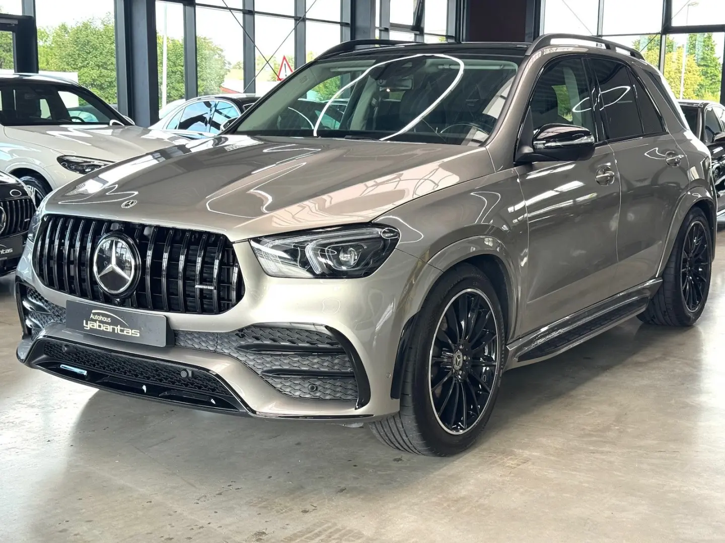 GLE 400 d 4M AMG Night DISTRONIC+ Pano 360° AHK 