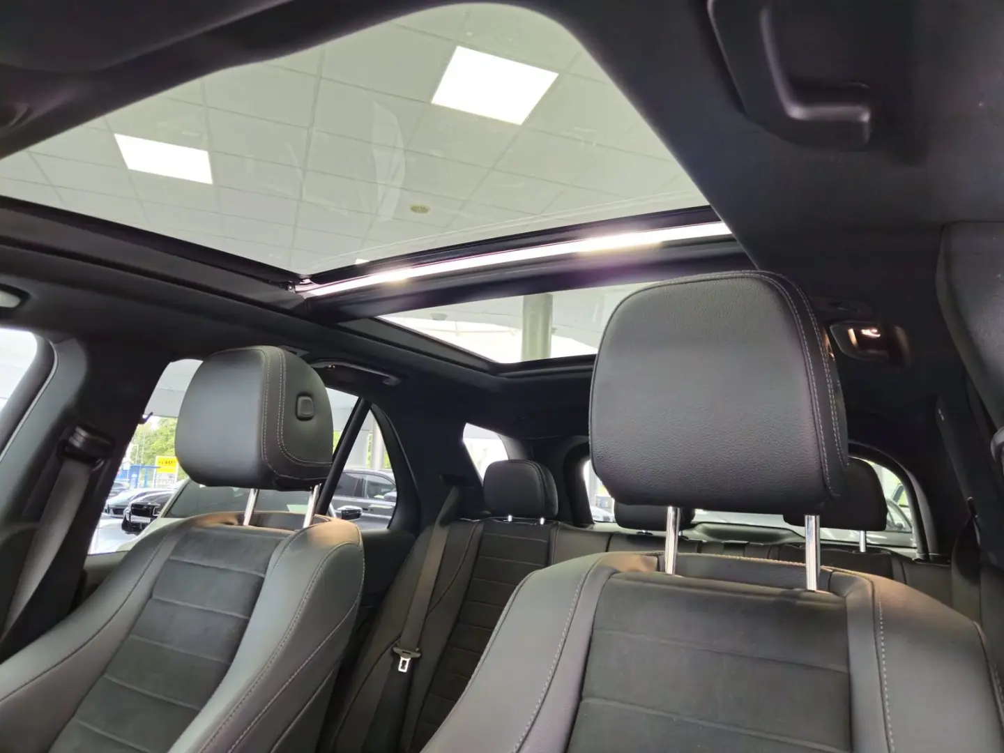 GLE 300 d 4M*AMG*AIRM*PANO*MBEAM*BURM*DISTR*KAM*