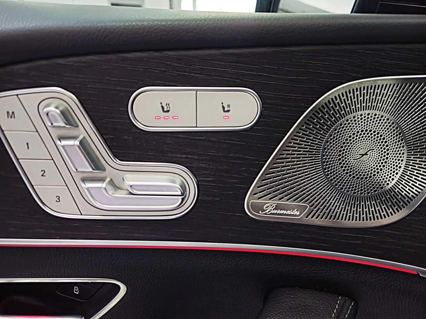 GLE 300 d 4M*AMG*AIRM*PANO*MBEAM*BURM*DISTR*KAM*