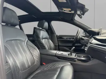 BMW 750 i L xDrive M-SPORT LASER HUD