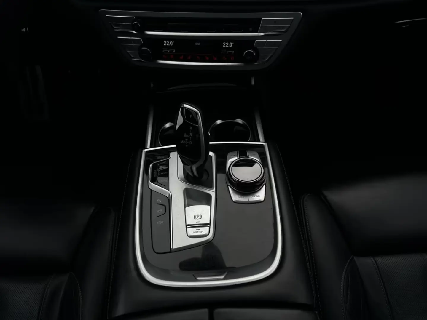 BMW 750 i L xDrive M-SPORT LASER HUD