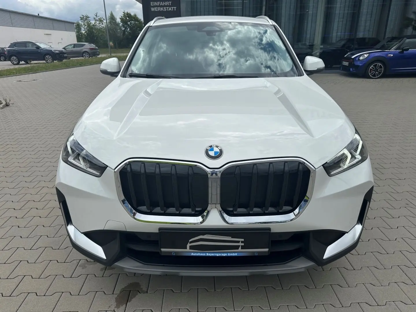 X1 18i sDrive Premium-Paket AHK ACC LED SHZ